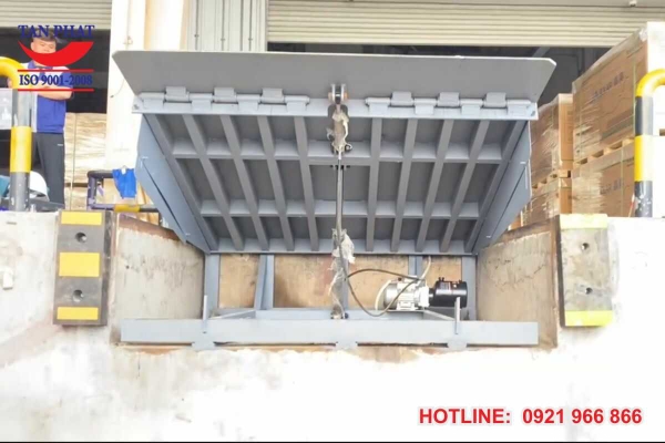 san-nang-thuy-luc-10-tan-mat-san-2000x2000mm
