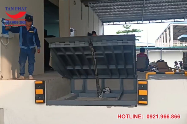 dock-leveler-2500x2000mm