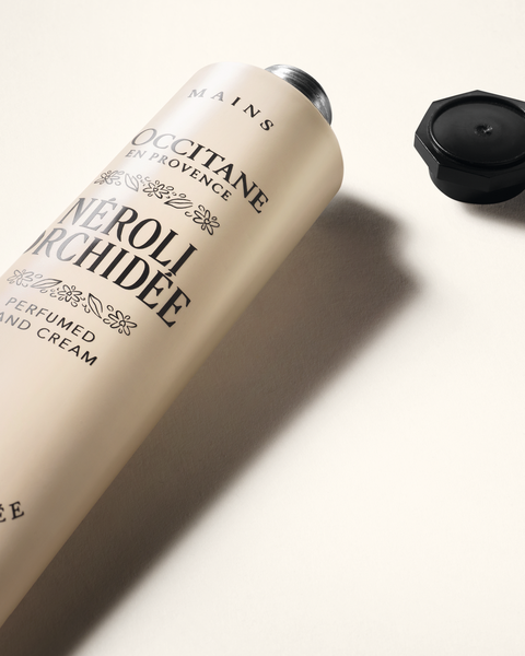 L’OCCITANE NÉROLI ORCHIDÉE PERFUMED HAND CREAM: KEM DƯỠNG TAY CẤP ẨM, LÀM MỀM VÀ LƯU HƯƠNG HOA CAM THANH LỊCH