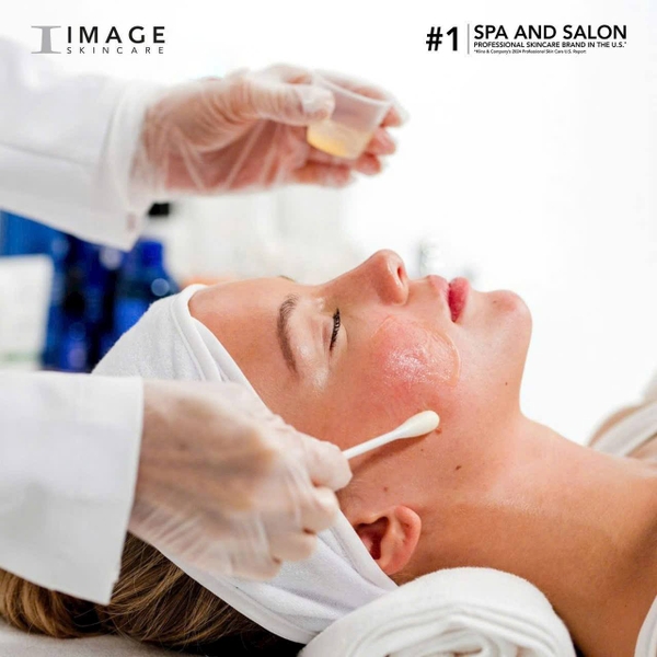 ADVANCED BHA ĐẶC TRỊ MỤN: Giải Pháp Chuyên Sâu Cho Da Dầu & Mụn Cấp Độ Nặng