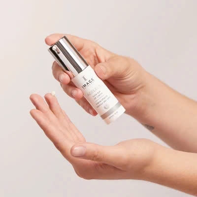 AGELESS TOTAL EYE LIFT CRÈME / KEM TRẺ HÓA VÀ LÀM MỜ NẾP NHĂN VÙNG MẮT