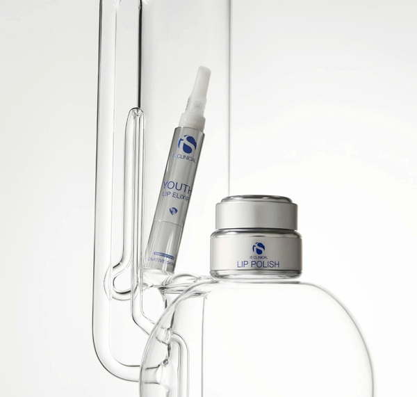 IS CLINICAL LIP DUO: Quy Trình 2 Bước Đơn Giản Cho Đôi Môi Căng Mọng & Rạng Rỡ