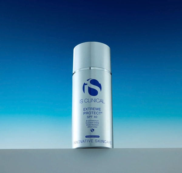 iS Clinical Extreme Protect SPF 40: Kem Chống Nắng Vật Lý Phổ Rộng & Bảo Vệ DNA Toàn Diện