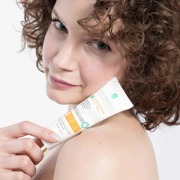 Mineaderm UV Protection & Matifying Face Gel SPF 50+ – Gel Chống Nắng Kiềm Dầu, Bảo Vệ Da Và Ngăn Ngừa Đốm Sắc Tố