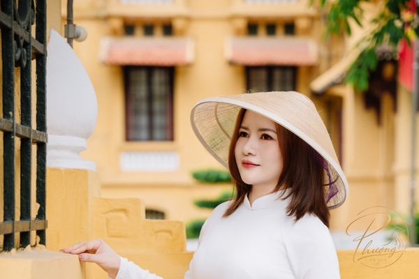Câu chuyện cô em gái Phượng Đá Quý.