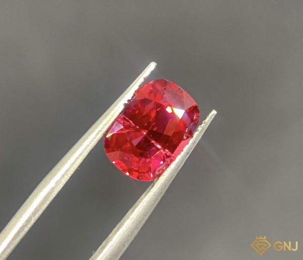 Người Sinh Năm 1979 Hợp Màu Gì? Đá Hợp Và Nên Tránh