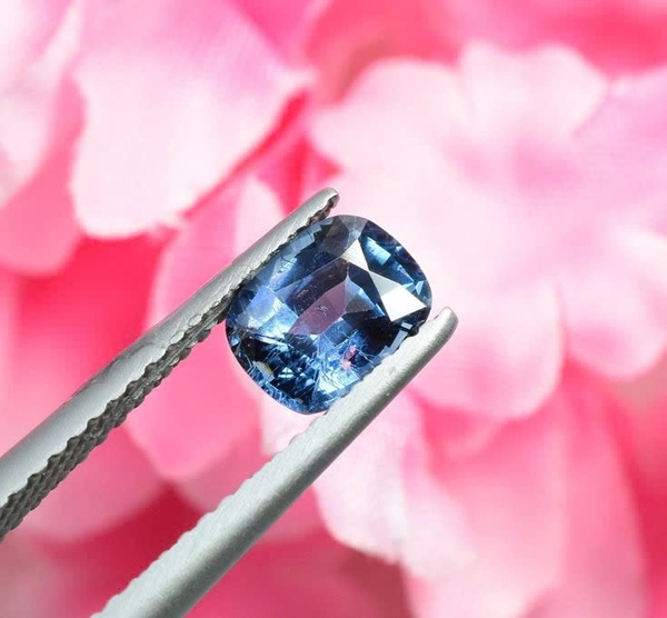 Đá Spinel Xanh Cobalt – Viên Đá Quý Xa Xỉ Đắt Đỏ Hơn Cả Kim Cương