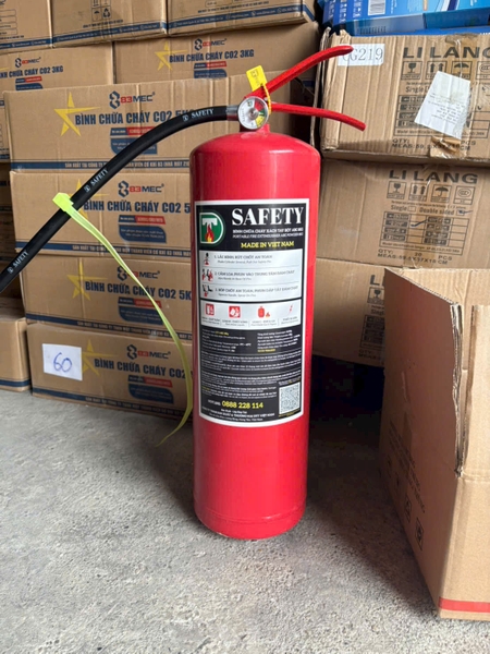 binh-chua-chay-bot-abc-8kg-safety-dtt