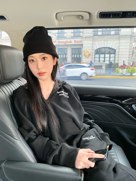 Set Bộ Nỉ Áo Khoác Hoodie Zip Semi-Boxy Teelab Alter World Tour CB125