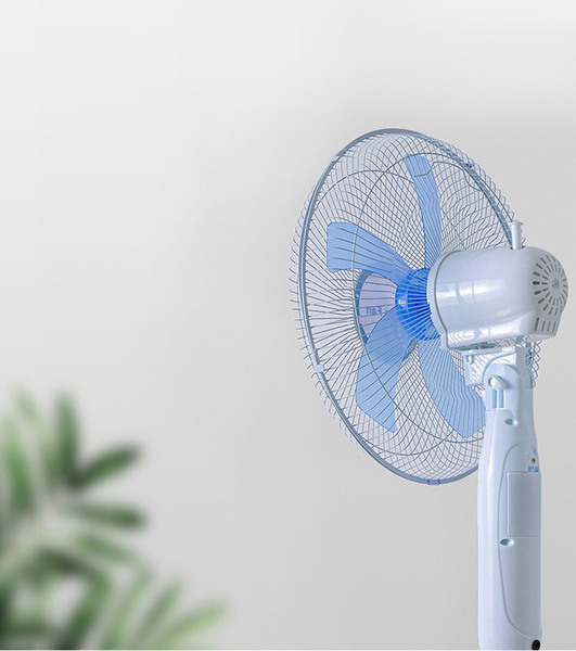 Quạt năng lượng mặt trời Kitawa 25W KQ525 - T màu trắng