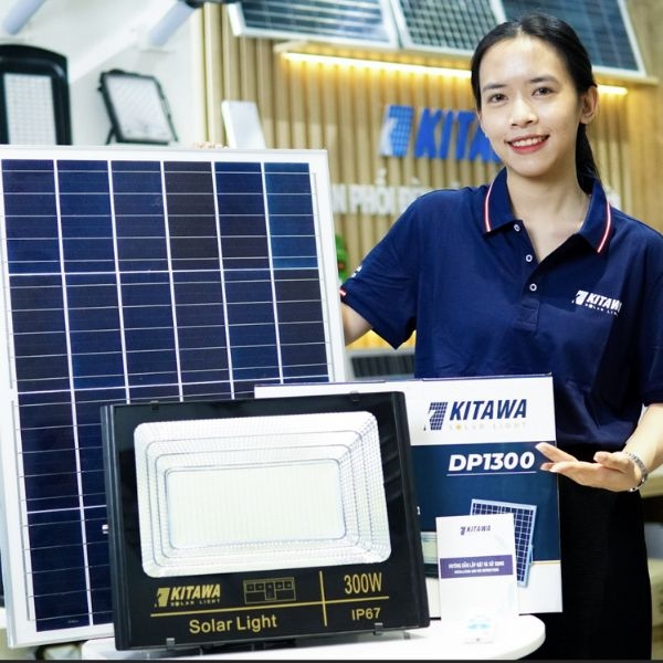 Đèn Pha Năng Lượng Mặt Trời 300W DP1300 Kitawa Chống Nước IP67