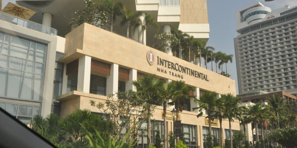 InterContinental Nha Trang – Biểu tượng nghỉ dưỡng 5★ bên Vịnh biển xanh