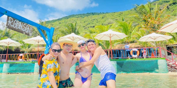 Phí Tham Quan Vịnh Nha Trang – Hướng Dẫn Chi Tiết 2025