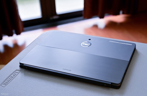 Đánh giá Dell Latitude 7200 2 in 1: Một chiếc Laptop tạo ấn tượng tốt | LAPTOP SONG LINH Đánh giá Dell Latitude 7200 2 in 1: Một chiếc Laptop tạo ấn tượng tốt | LAPTOP SONG LINH