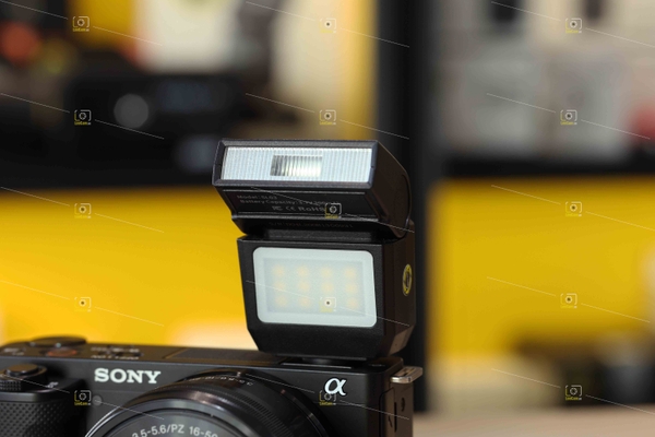 used-den-flash-mini-ulanzi-sl03-spark-lite-tich-hop-pin-300mah