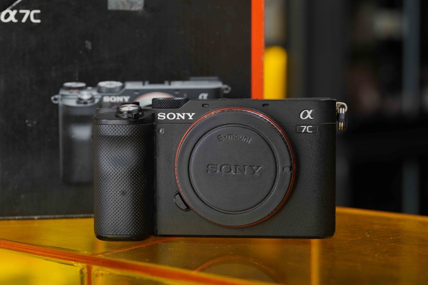fullbox-body-sony-a7c