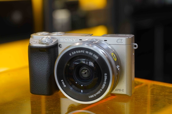 body-sony-a6000-silver-kit-16-50mm-f3-5-5-6-oss-qsd