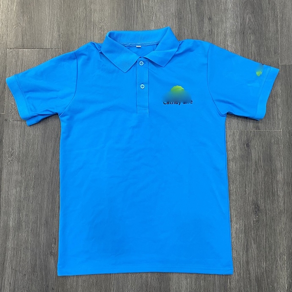 ÁO THUN POLY MÀU XANH DƯƠNG IN LOGO - CT 176 - CÔNG TY TNHH QUÀ TẶNG AN AN