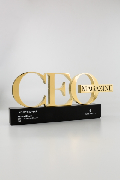 Mẫu cúp vinh danh chữ cái CEO