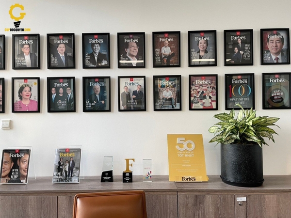 Bảng vinh danh vàng- tạp chí Forbes Vietnam