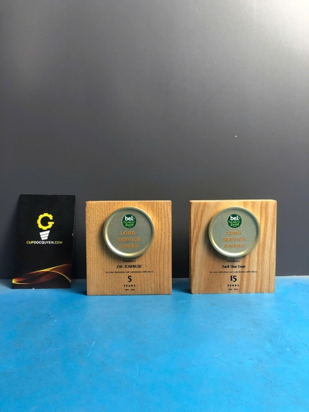 Cúp vinh danh 5 năm cống hiến