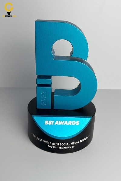 Cúp vinh danh chữ B - cho giải thưởng BSI Awards