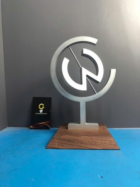 Cúp biểu tượng cao cấp