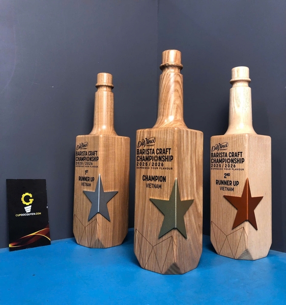 cup-bieu-tuong-go-kim-loai