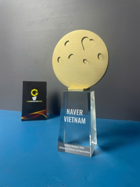 Cup-kim-loai-ket-hop-pha-le