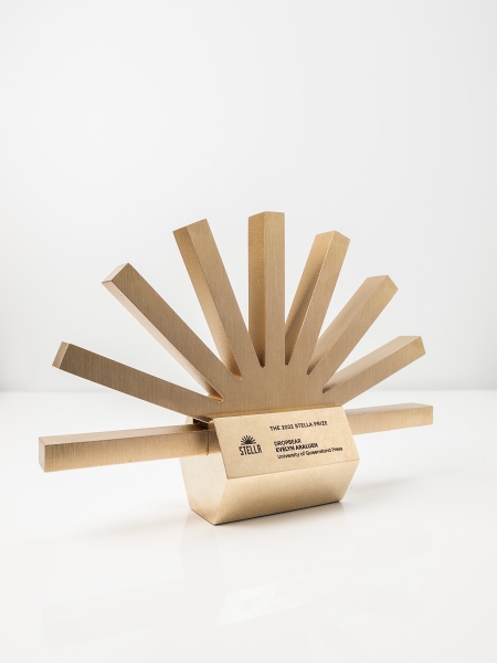 Cúp vinh danh hợp kim theo logo cho sự kiện Stella Prize 2022