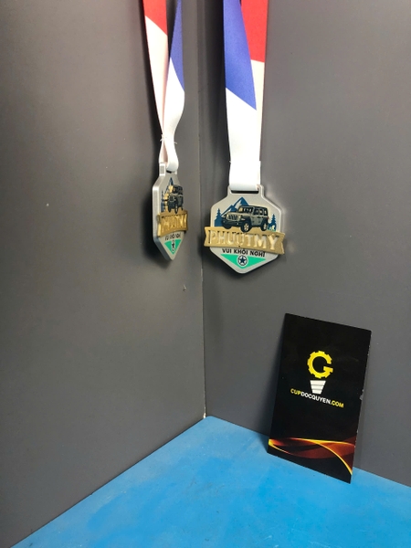 Huy chương kim loại