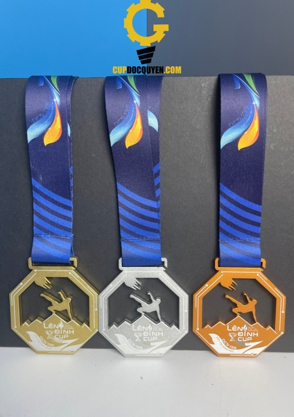Huy Chương độc quyền 2023