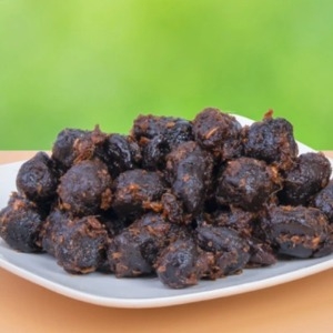 Mứt Xí Muội 100g - オ.マイ.シー.ムォイ