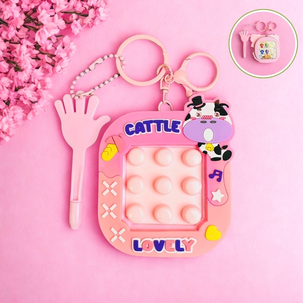 Móc Khóa bấm nút bàn tay màu hồng bò sữa - Cao : 9.5cm , Rộng 8cm - Nặng 50gram - SKU : moc285j K75-T8-S9