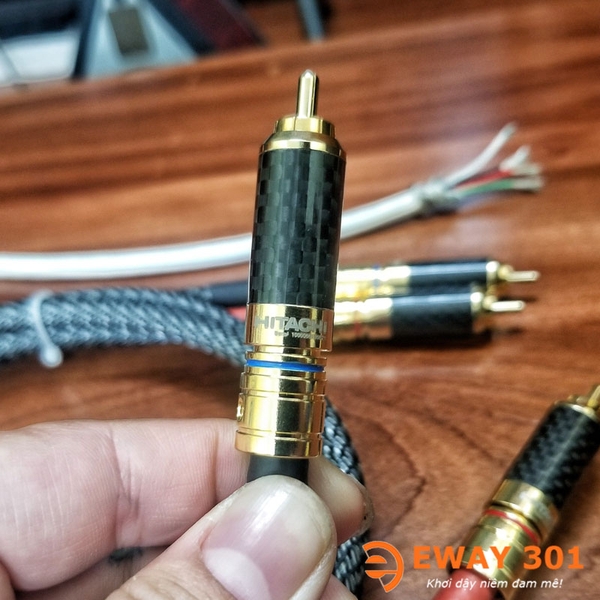 Dây AV Hitachi 4 Lõi Chống Nhiễu Mạ Bạc Jack Khóa Ren Thông Minh - Dài 1m