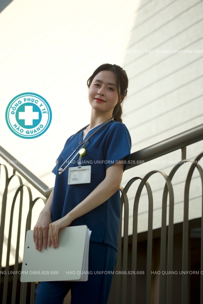 ma-04-bo-scrubs-co-tim-mau-xanh-sam-cao-cap