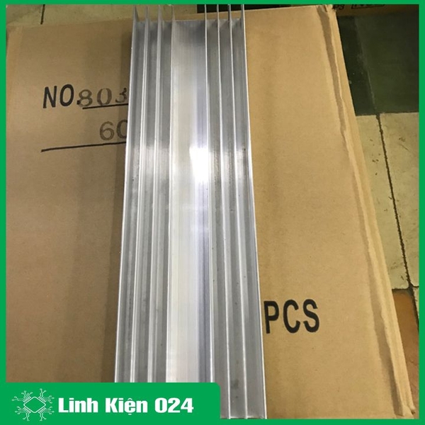 Tản Nhiệt Nhôm 8 Cánh 30x8.8x2.3cm