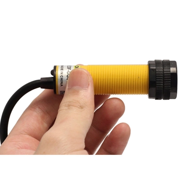 Cảm Biến Khoảng Cách Omron NPN 30CM Thường Mở