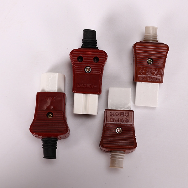 Phích Cắm Gốm Sứ 3 Lỗ 220VA 13A