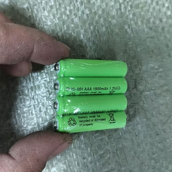 Bộ 2 Pin Sạc AAA 1.2V 1800mA