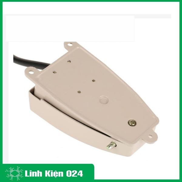 Công Tắc Bàn Đạp Chân EKW 220VAC-5A