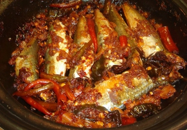 Học lỏm công thức cá nục kho tỏi ớt cho bữa tối