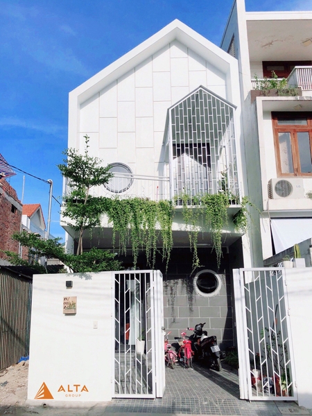 MID House - Ngôi nhà xanh mát theo phong cách hiện đại tối giản giữa lòng TP. Huế