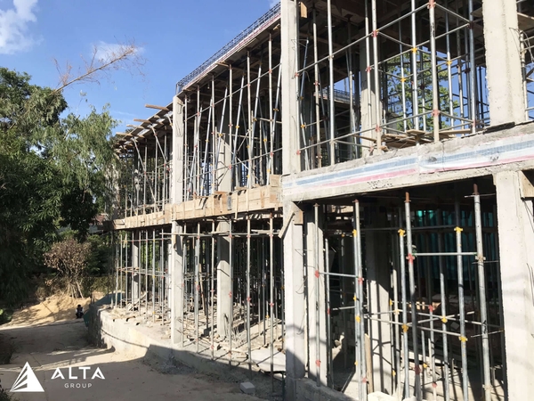 Cập nhật công tác sản xuất lắp đặt cốp pha, cốt thép tầng mái tại HP House