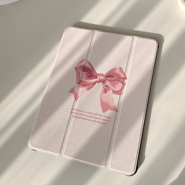 Case, bao da Ipad CHILL WITH TATTY in hình có khay đựng bút, mặt lưng chống ố chống sốc