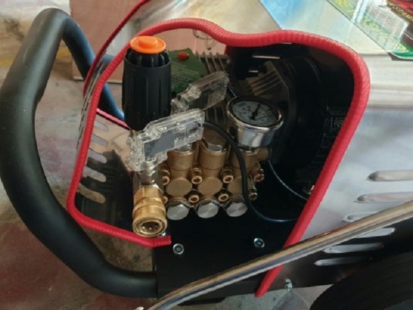 Máy Rửa Xe Cao Áp 2.2kw Yakama YA-2200