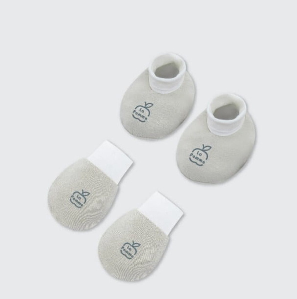 Set bao tay bao chân hoa nhỏ ngọt ngào - Be