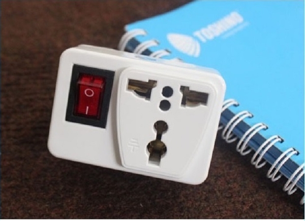 Ổ Cắm - Phích Cắm Chuyển Đổi Từ 3 Chạc Sang 2 Chấu, An Toàn Và Tiện Dụng, Có Công Tắc Bật Tắt - TakyShop 8609 10 o cam chuyen 3 chau sang 2 chau 4