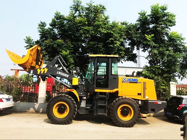 may-xuc-lat-xcmg-lw300kn-do-nghieng-chui-ham-gau-1-5-m3