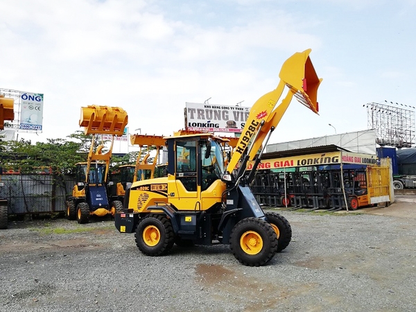 may-xuc-lat-gau-0-8-m3-khoi-hj928c